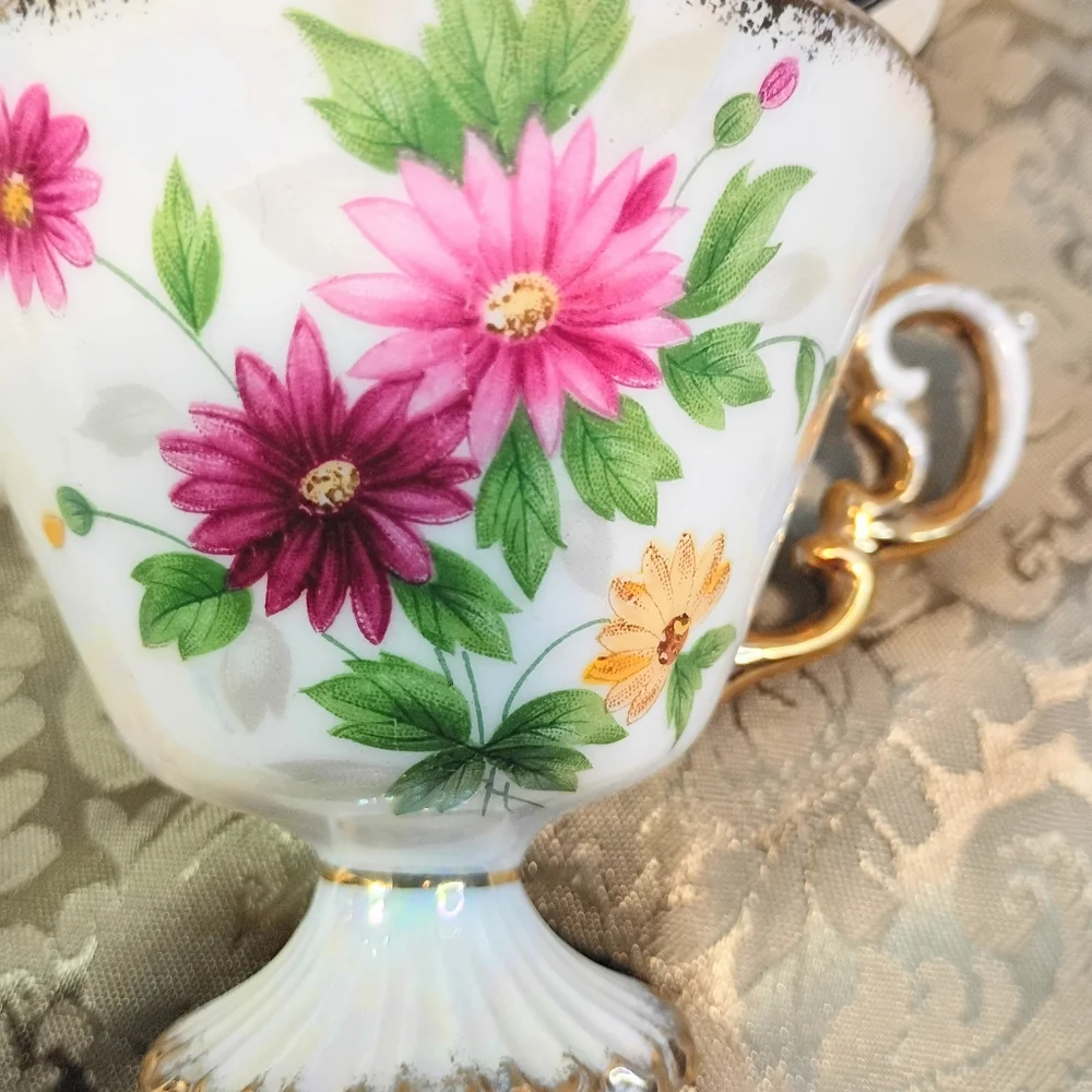 Ucagco Norleans Teacups "September Aster" - Picture 8 of 8